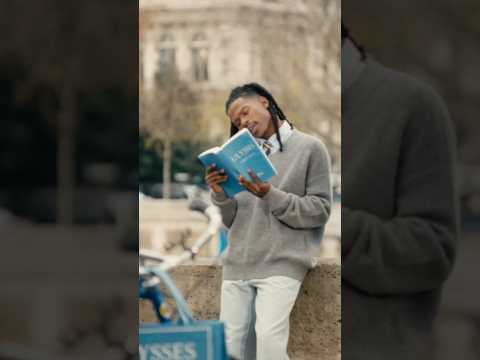Travawyn Taylor and his “Ulysses” by James Joyce Dior Book Cover Tote