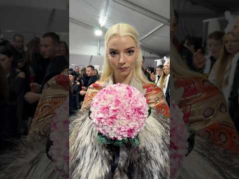 I wish my flowers did that #AnyaTaylorJoy #DiorCouture