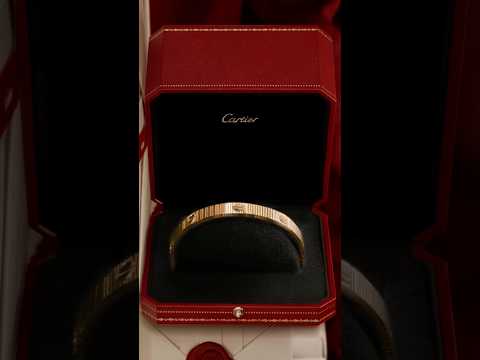 Dynamic Festive Jewels