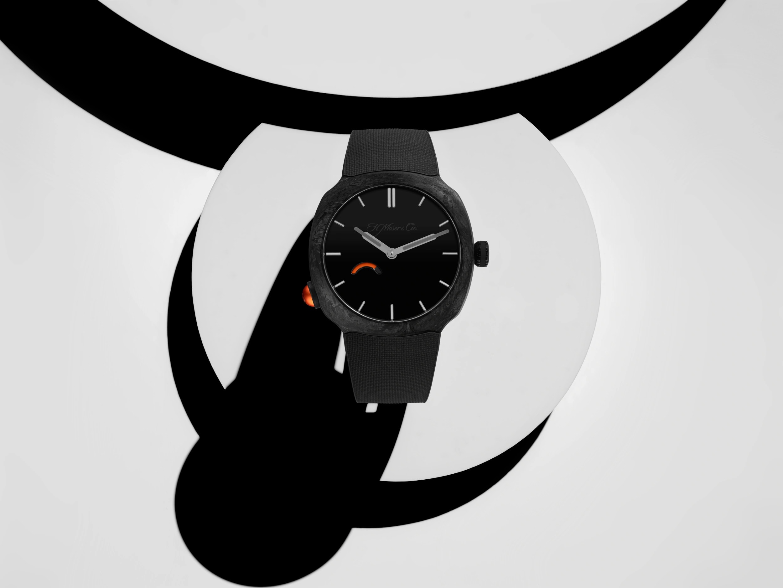 H. Moser & Cie. Streamliner Pump in forged quartz with integrated rubber strap and orange Pump-style pusher