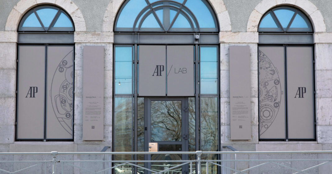 Audemars Piguet / Craftsmanship At Watches And Wonders