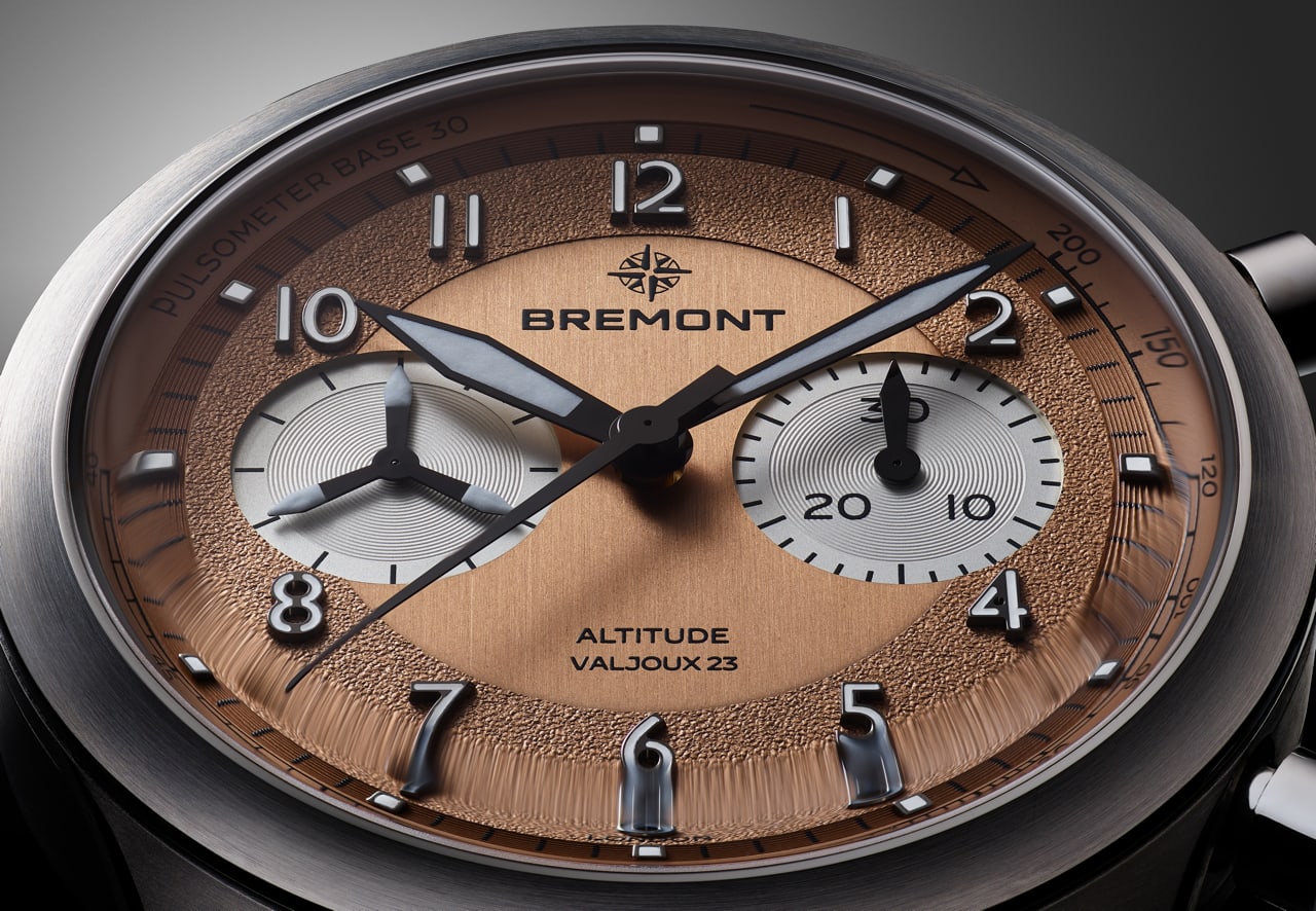 Bremont Altitude Chronograph Pulsograph Valjoux 23 with salmon dial and titanium Trip-Tick case