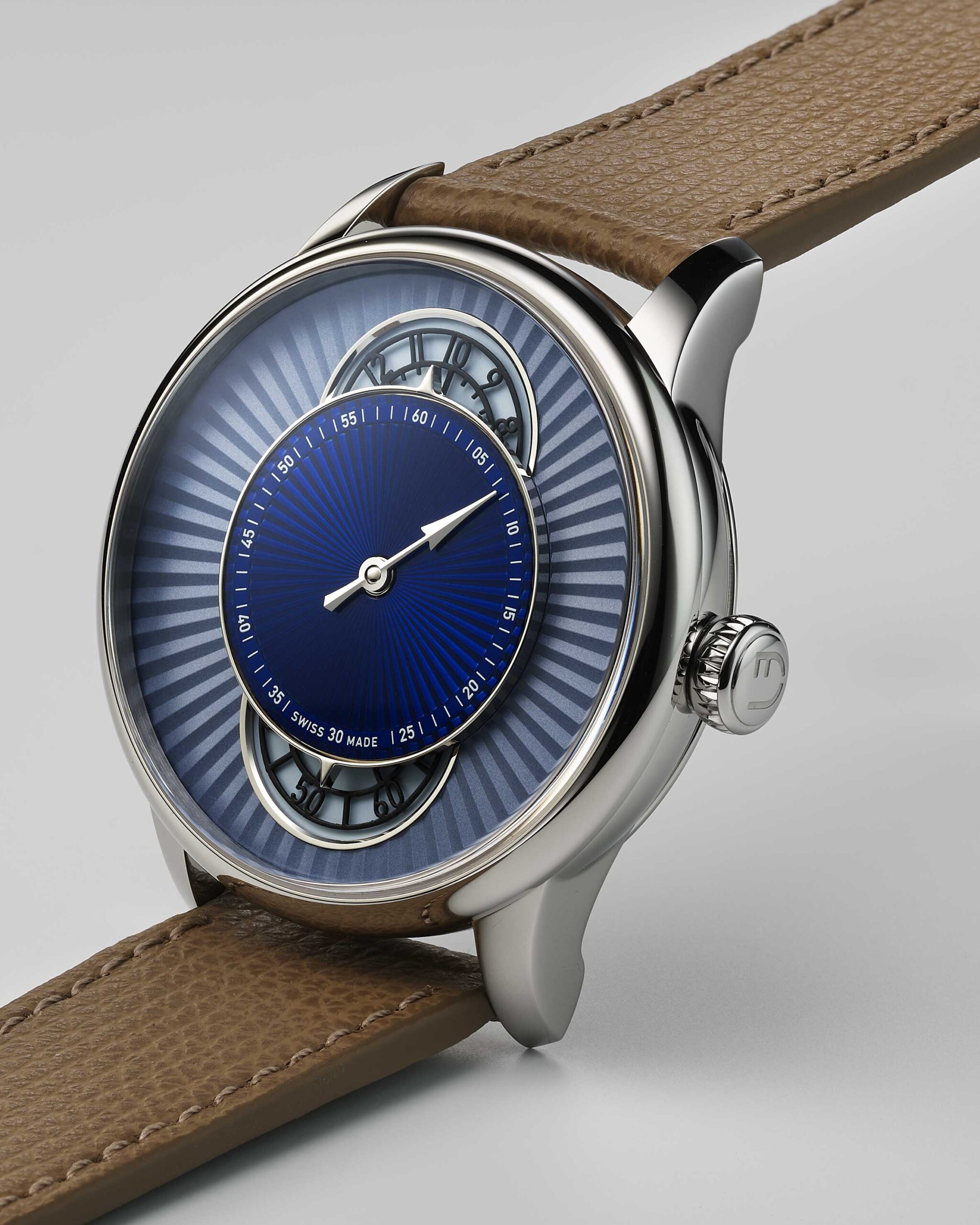 Caseback and strap details of the Louis Erard Le Régulateur Esprit Flinqué limited edition regulator