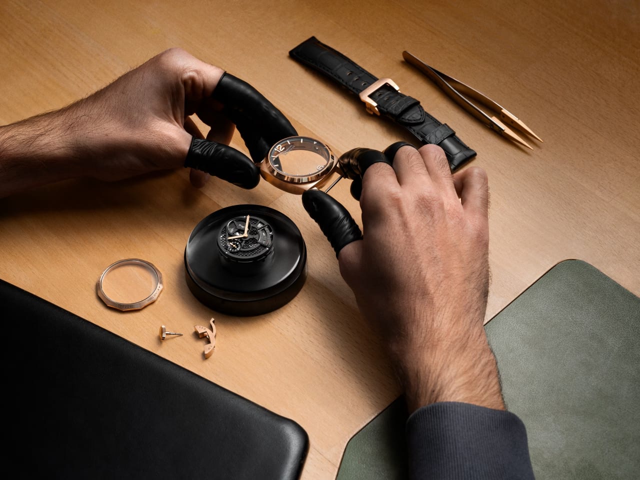 Panerai Luminor 31 Giorni PAM01631 dial side highlighting the polarized date display at 3 o’clock