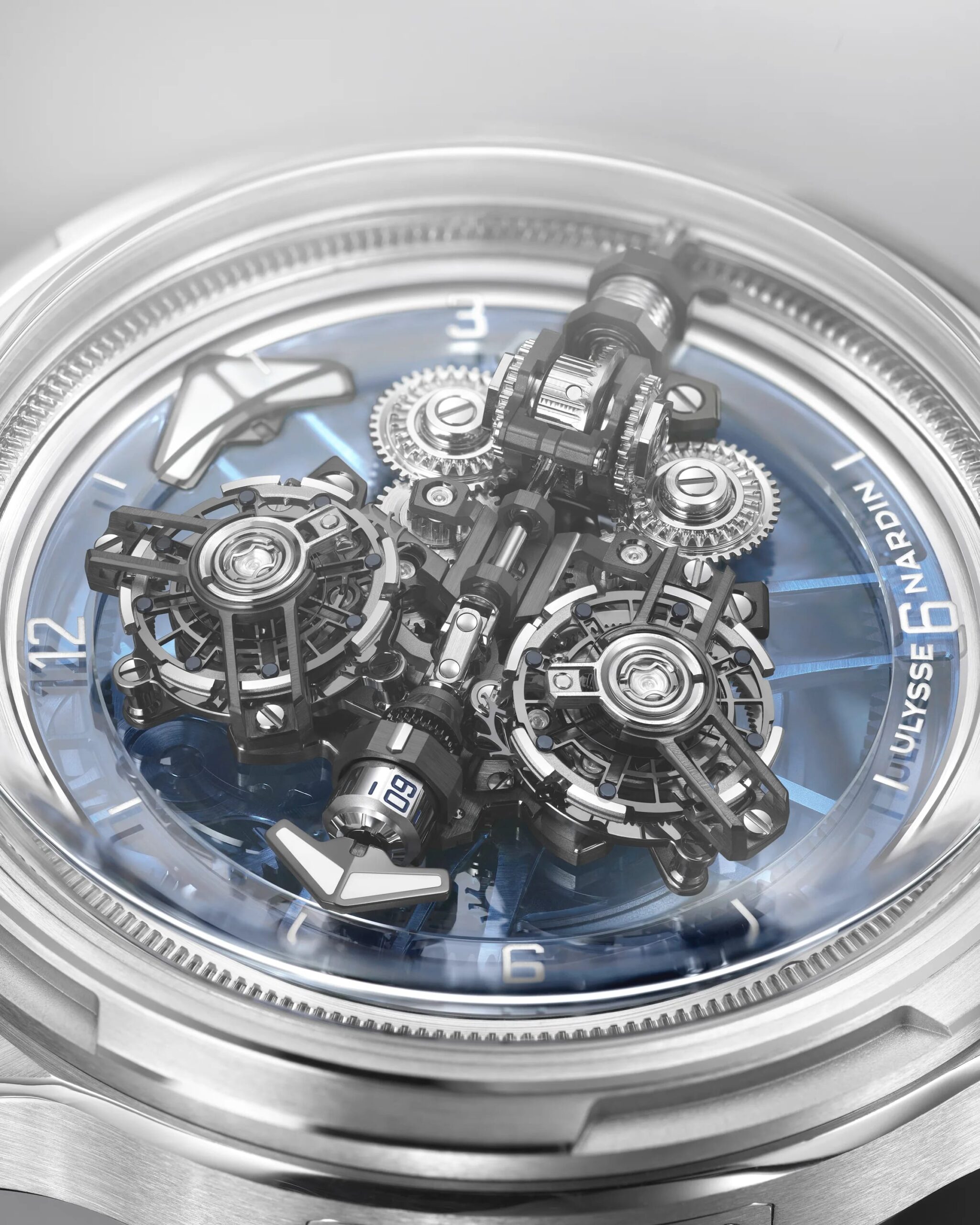 Profile view of the Ulysse Nardin [Super] Freak white-gold case and blue Nanosital hour disc