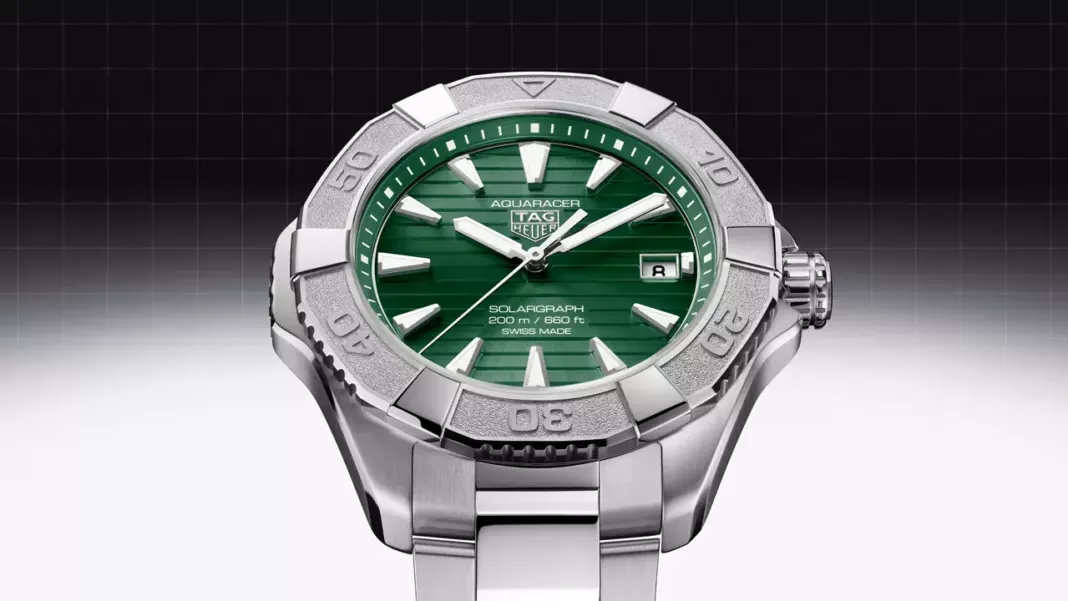TAG HEUER - Aquaracer Professional Solargraph 100 and 200