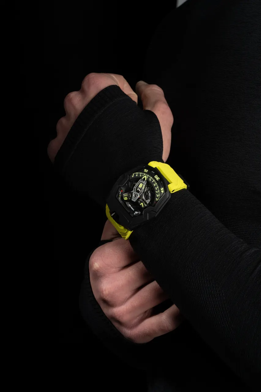 URWERK UR-230 Black Star composite ceramic case with sparkling black-light texture