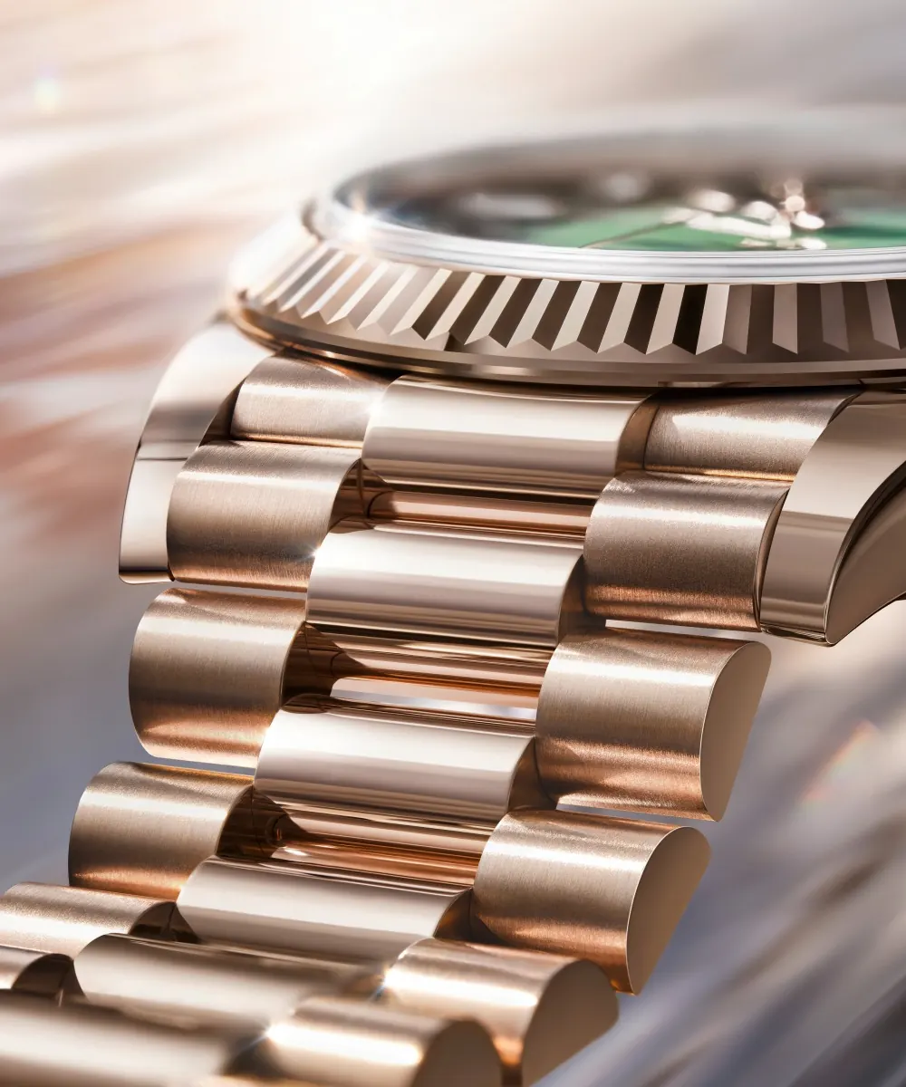 Rolex calibre 3255 self-winding movement with Chronergy escapement and blue Parachrom hairspring
