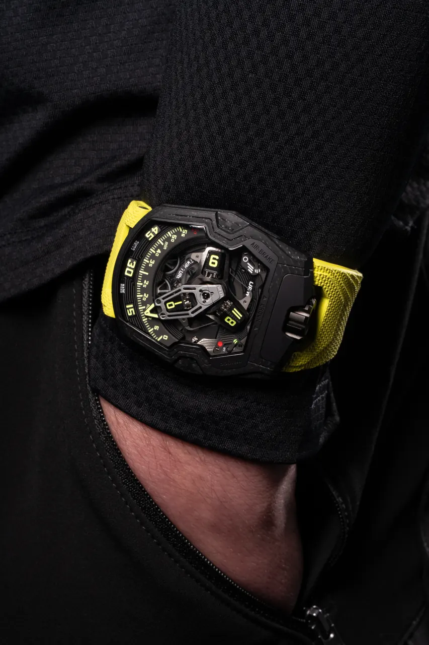 URWERK UR-230 Black Star dual turbine automatic winding mechanism caseback
