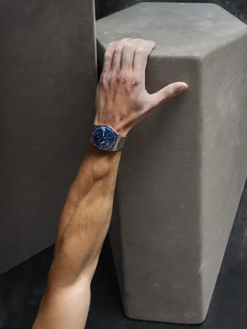 Ressence TYPE 7 Black with rubber strap option