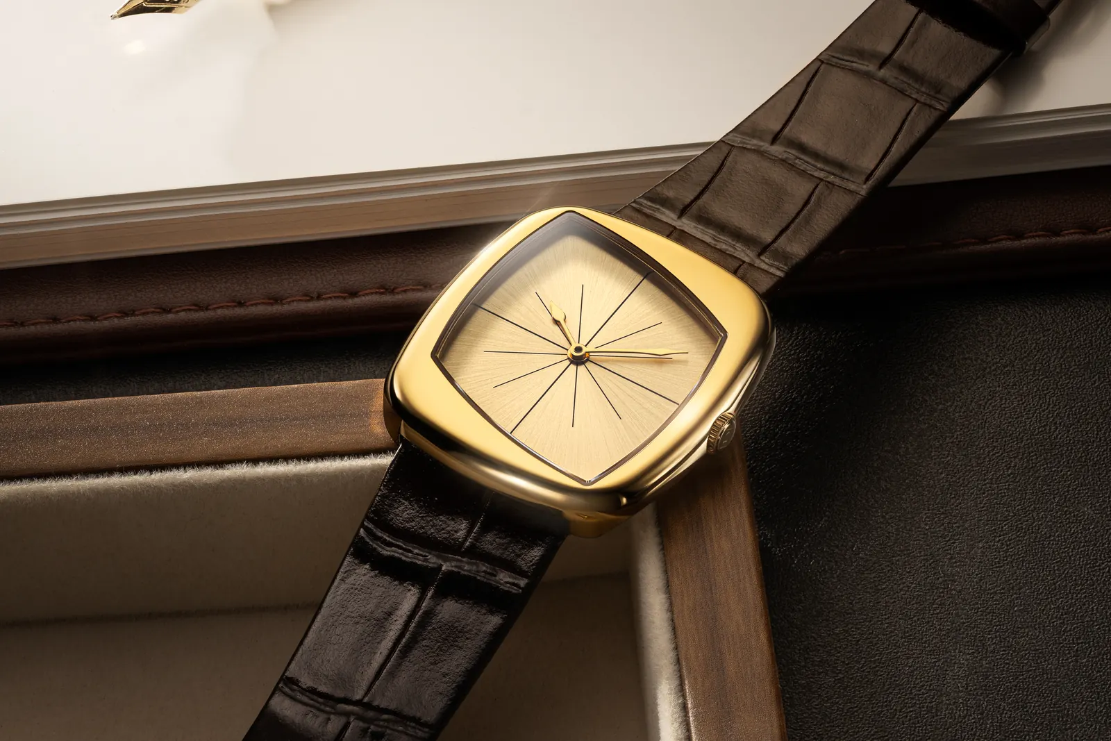 Dennison Oblique Collection 2026 — stainless steel case profile, 35 x 33.6 mm