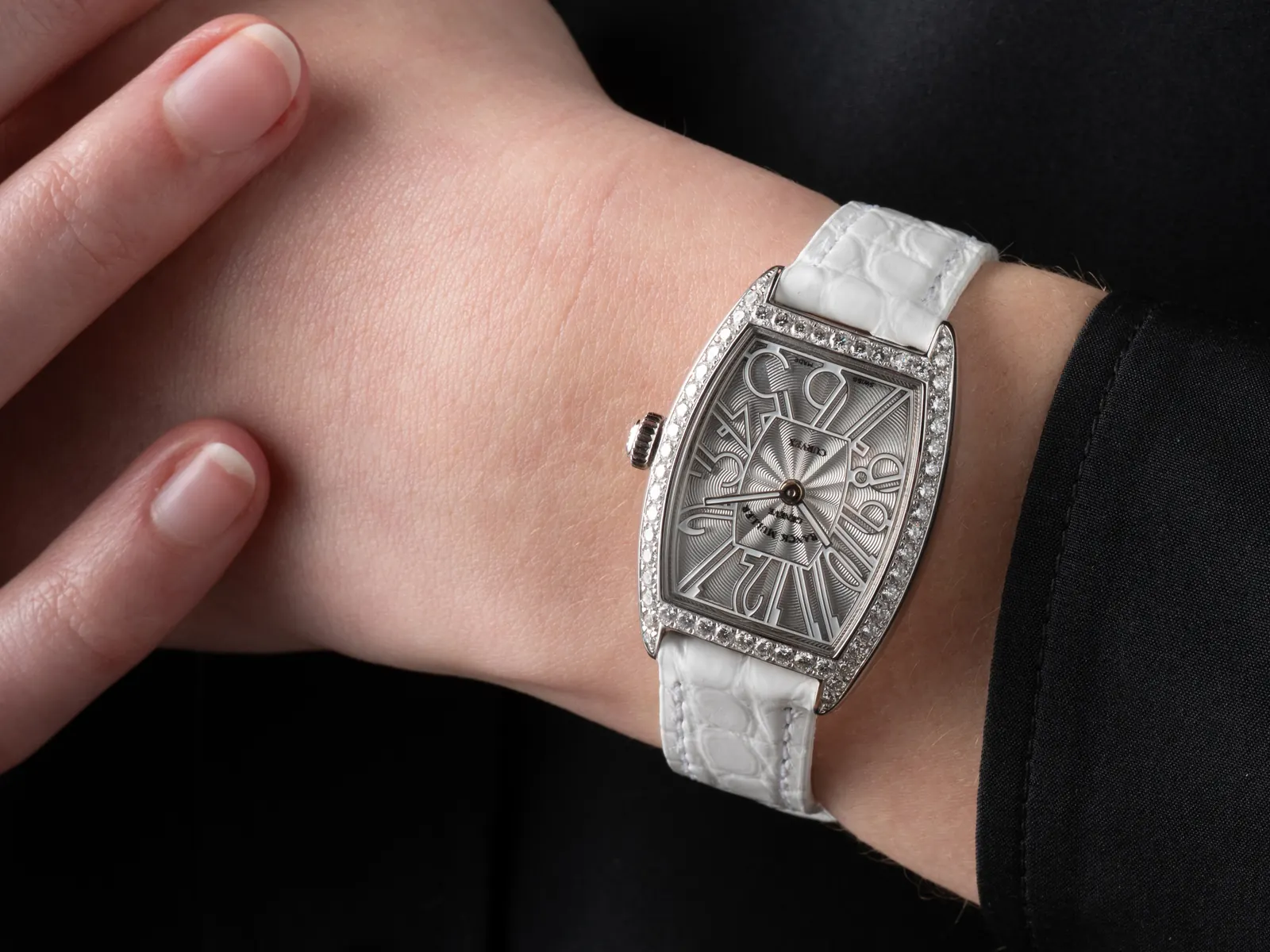 Franck Muller Cintrée Curvex Gatsby dial close-up with painted 1920s-inspired typography