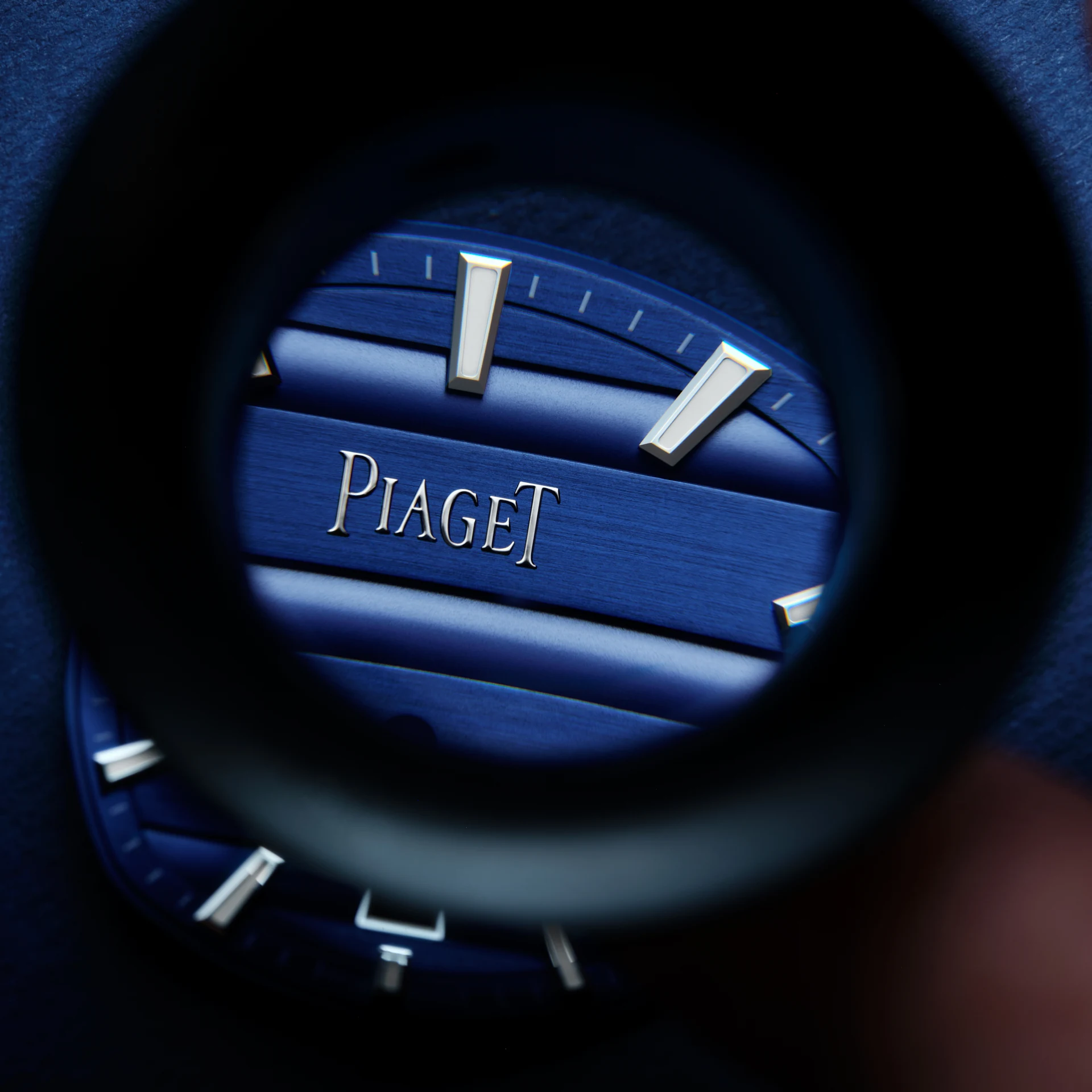 Piaget Polo Signature 42mm blue dial with gadroon pattern and steel bracelet