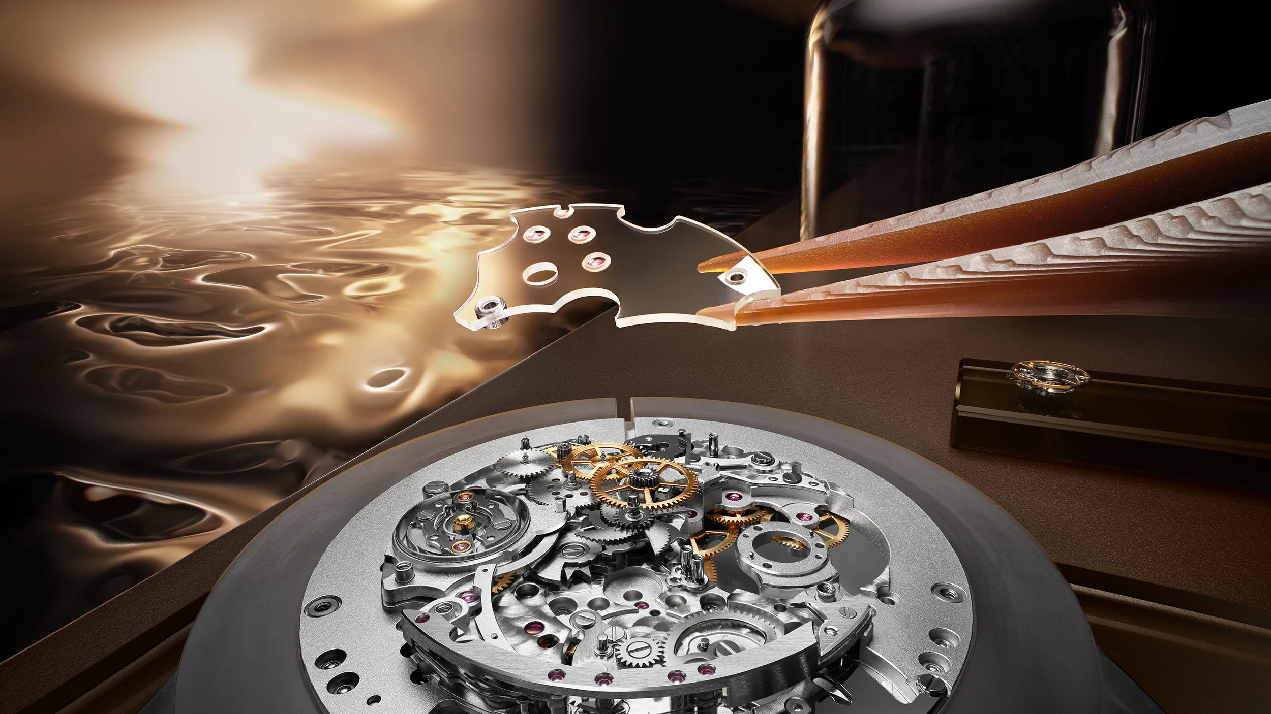 Jaeger-LeCoultre Master Hybris Mechanica case side profile in 18K pink gold measuring 8.25mm thick