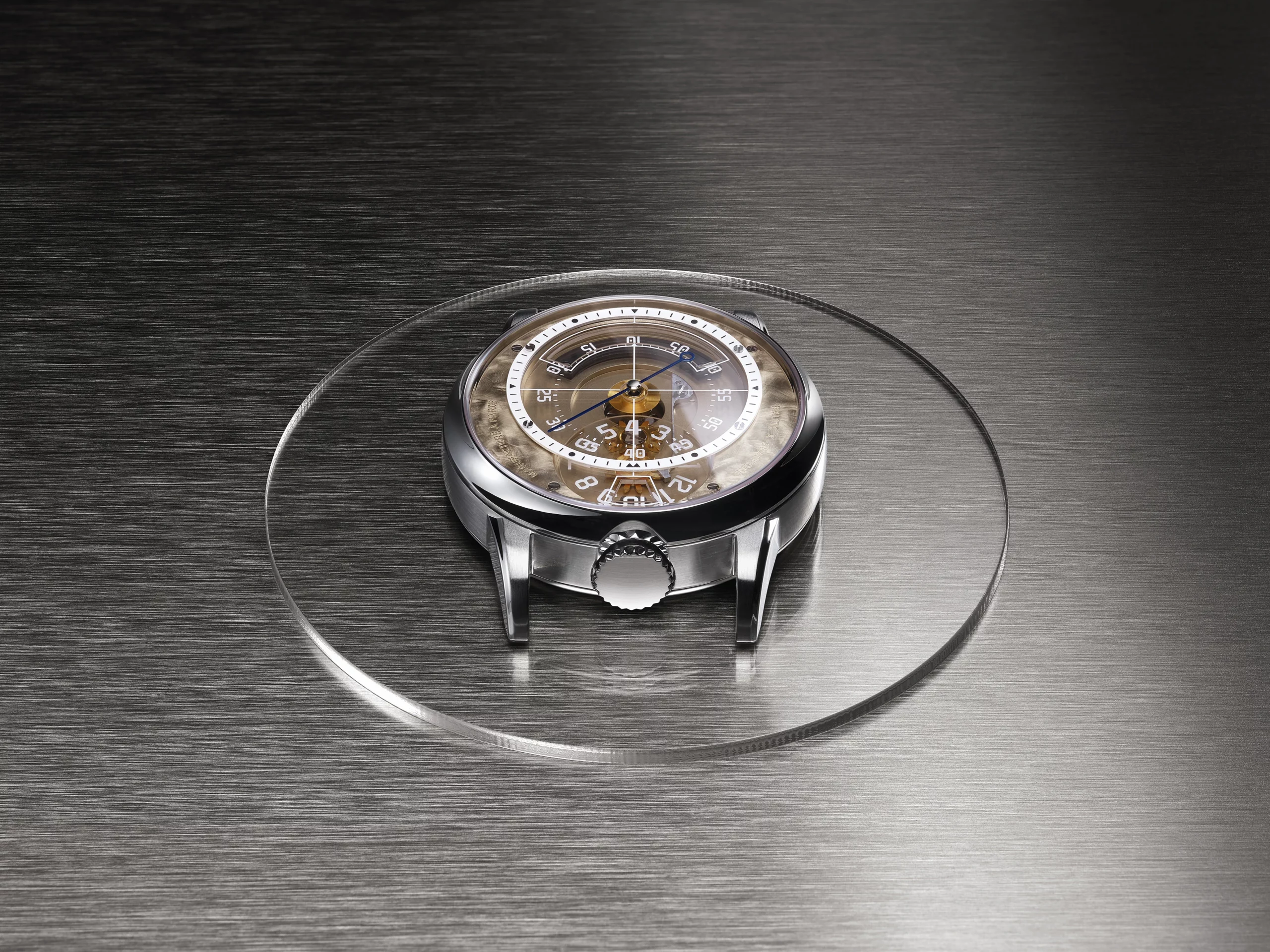 Seconde Majeure on beige Alcantara strap by Delugs