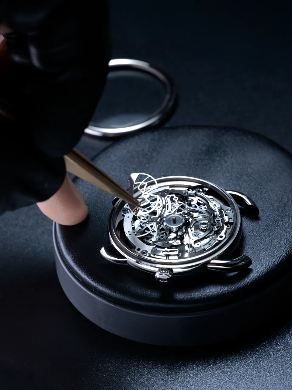 Hermès Arceau Samarcande H1297 movement with micro-rotor and Duc attelé motif