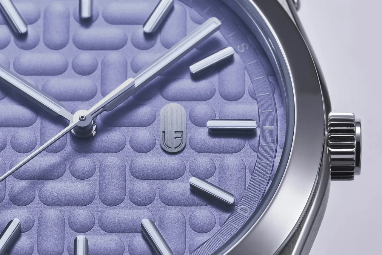 Louis Erard 2340 integrated bracelet five-link construction in titanium and stainless steel
