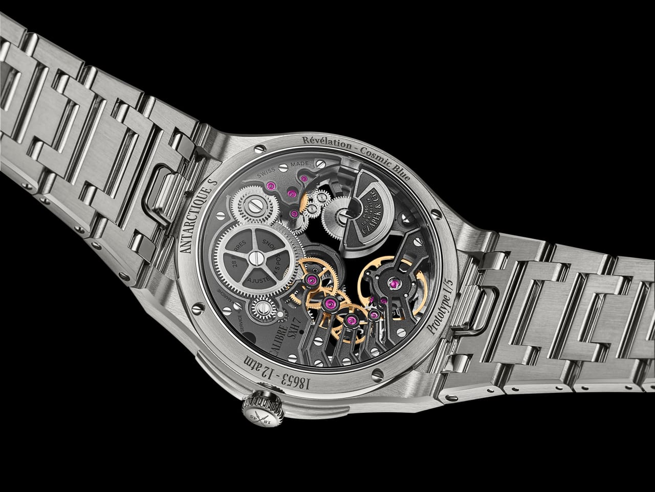 Side profile of the Czapek Antarctique Révélation in titanium with cosmic blue dial