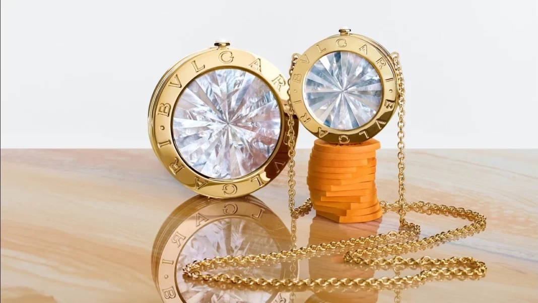 BULGARI - Bvlgari Bvlgari Icons Minaudière: A Modern Approach to Luxury