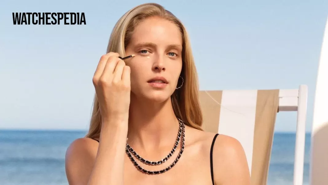 CHANEL - LES BEIGES. Natural is a style.
