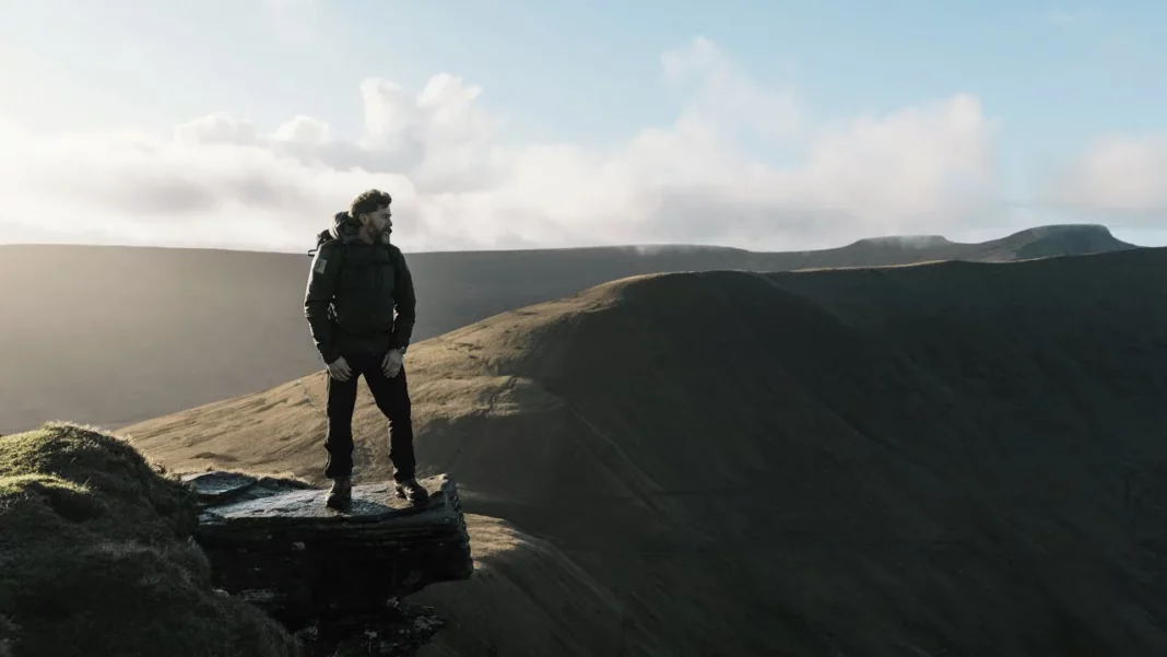 BREMONT - Discover the Bremont Terra Nova with Aldo Kane in the Brecon Beacons