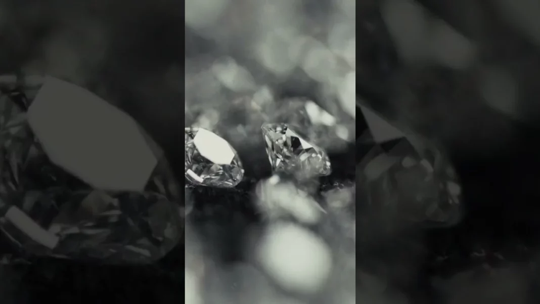 CHAUMET - Etoile de Paris Necklace: A Timeless Elegance in Luxury Jewelry