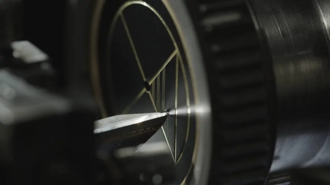 Exploring the Excellence Guilloché Main II by Louis Erard