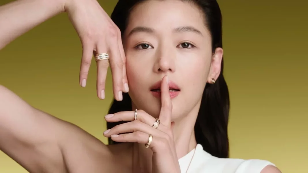 PIAGET - Gianna Jun Embodies Elegance with Piaget Possession
