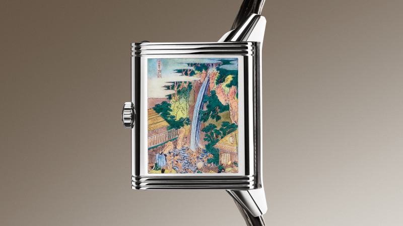 Hand-guilloché and grand feu enamel dial of the Reverso Tribute Enamel Hokusai