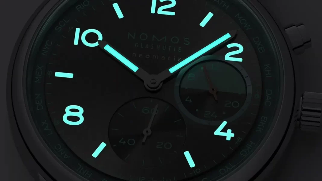 The Exceptional Superluminova of the Club Sport neomatik Worldtimer