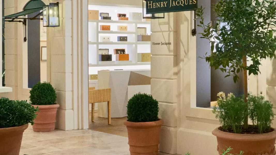 HENRY JACQUES - Brings Haute Parfumerie Vivante to La Samaritaine with Exclusive Les Yeux Rives