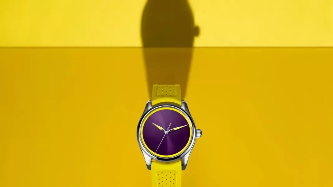 H. MOSER & CIE - Pioneer Centre Seconds Sun Berry