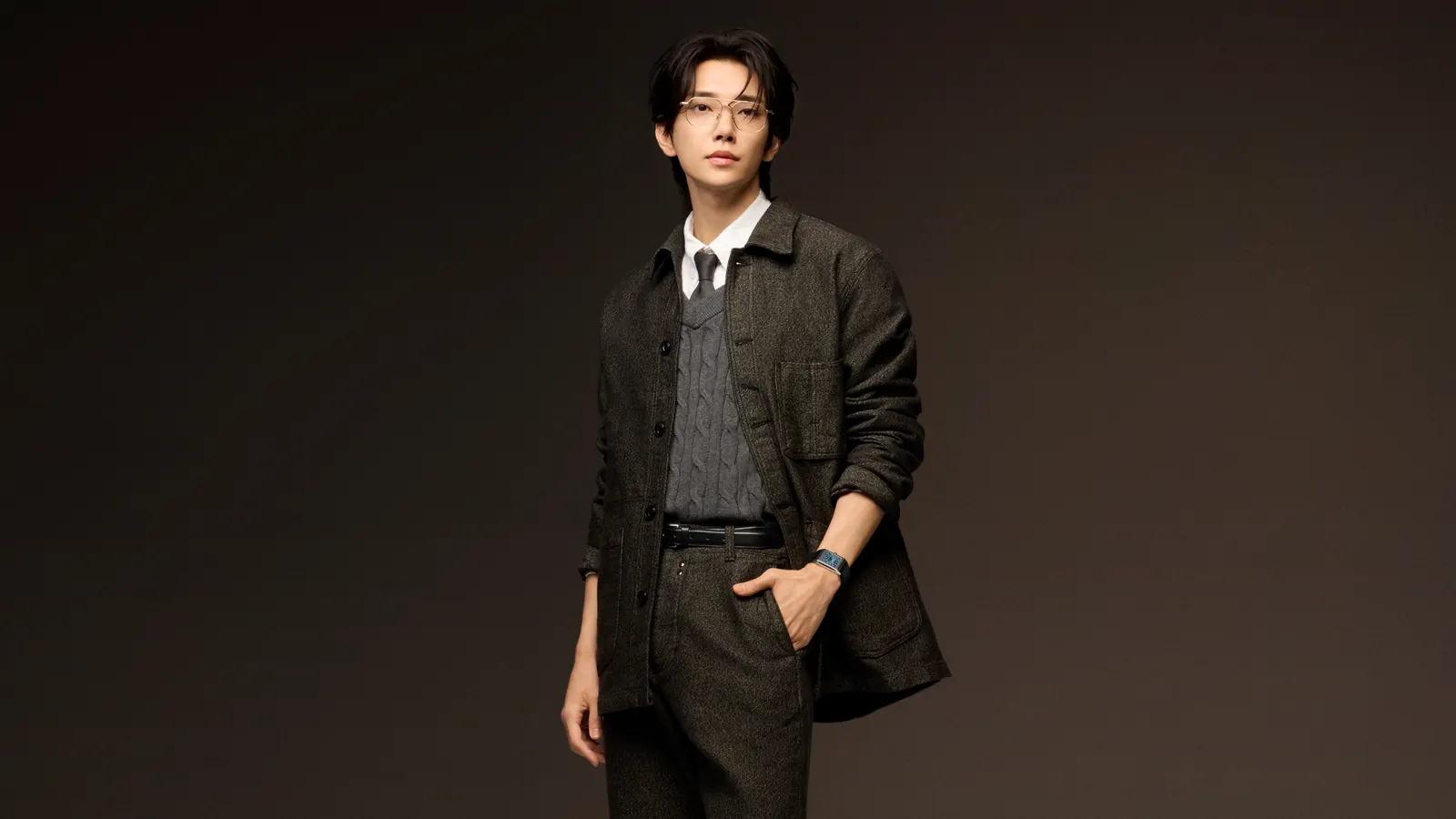 JOSHUA of SEVENTEEN handling a Reverso case during The Hour Before interview with Jaeger-LeCoultre