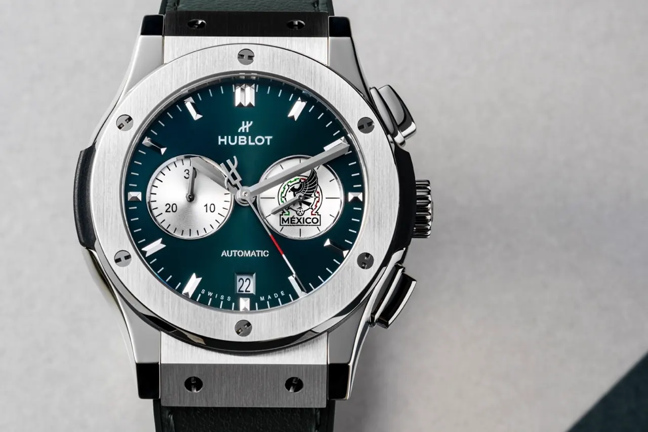 Hublot Classic Fusion Chronograph SNM Titanium with green dial and cactus strap