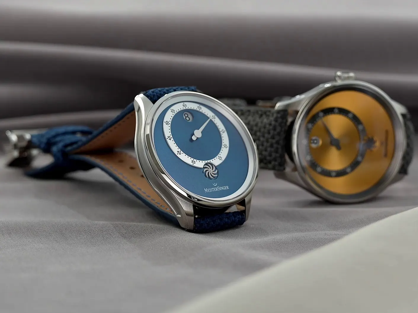 MeisterSinger Panthero Jumping Hour blue sunburst dial 40.5mm stainless steel