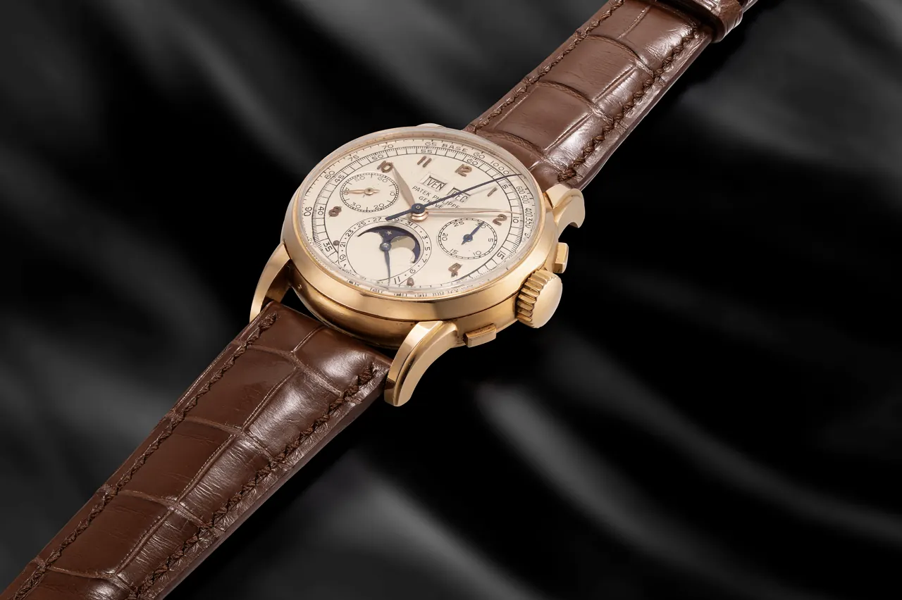 Close-up of the dial of the Patek Philippe Ref. 2499 First Series in pink gold, 1951
