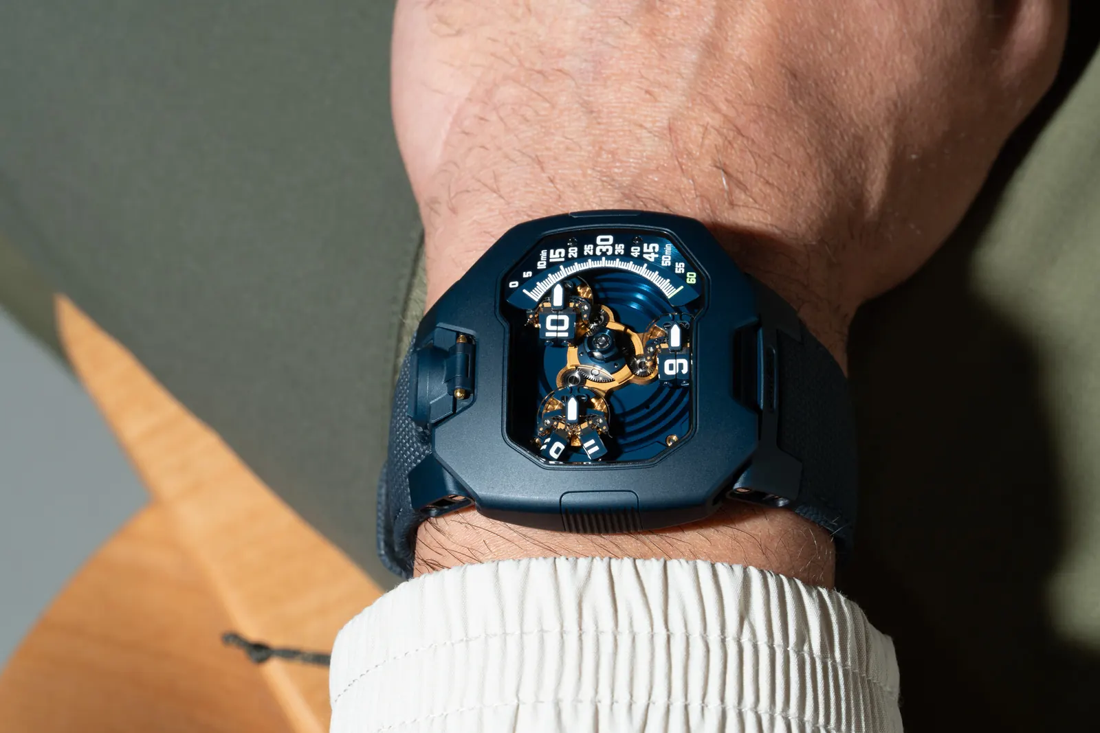 URWERK UR-120 Blue Planet Vulcan salute satellite complication detail