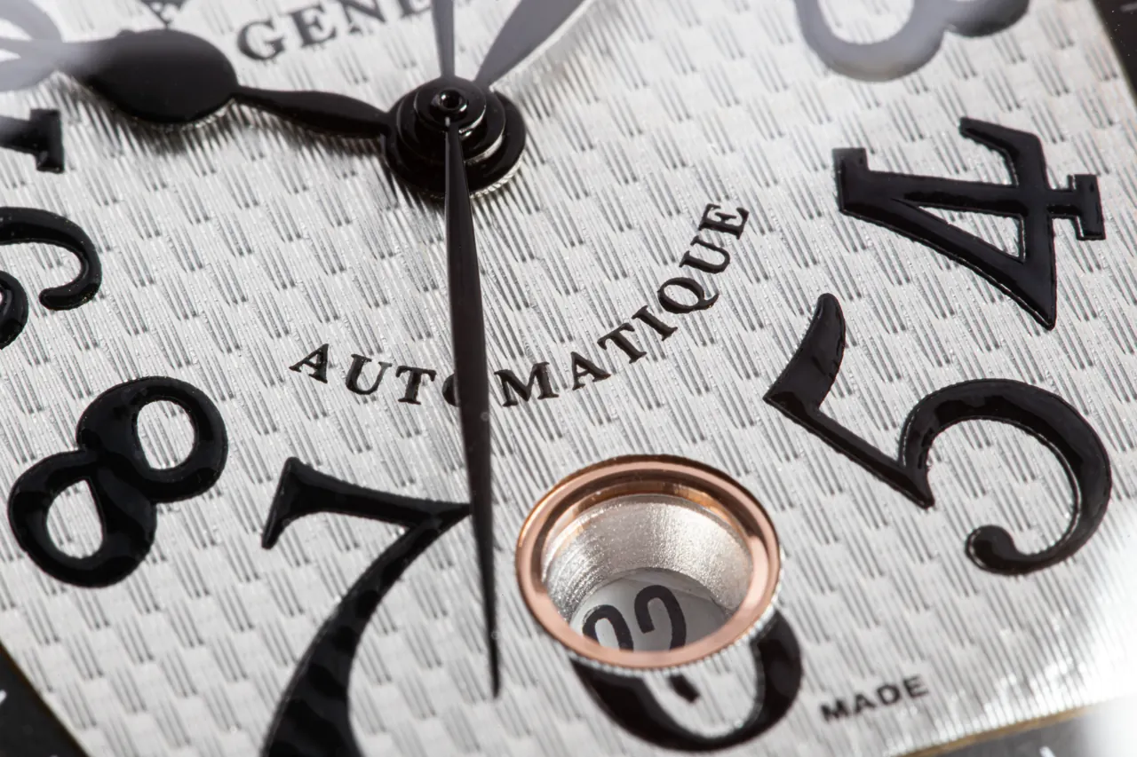 Franck Muller Cintrée Curvex Damier case profile showing curved tonneau silhouette