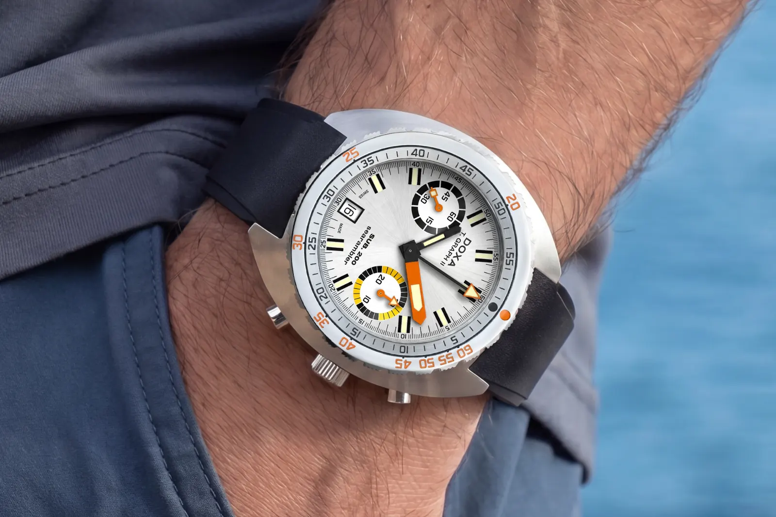 DOXA SUB 200 T.GRAPH II Sharkhunter black dial with rubber strap