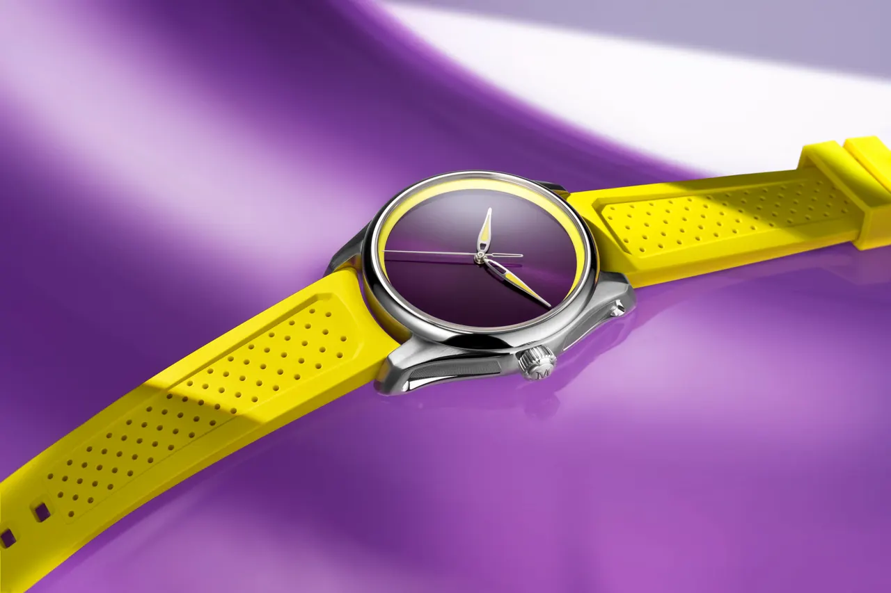 Pioneer Centre Seconds Sun Berry 40mm steel case profile and yellow inner flange detail
