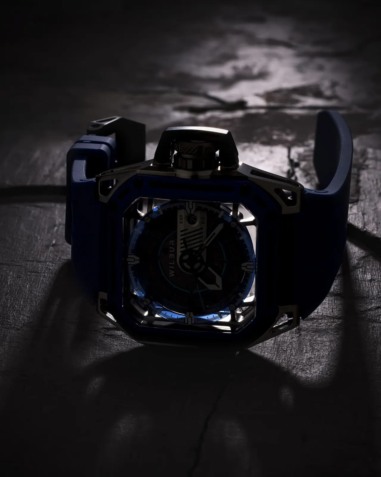 Wilbur Battlefield MK1 EXP 2.0 blue rubber strap and case back detail
