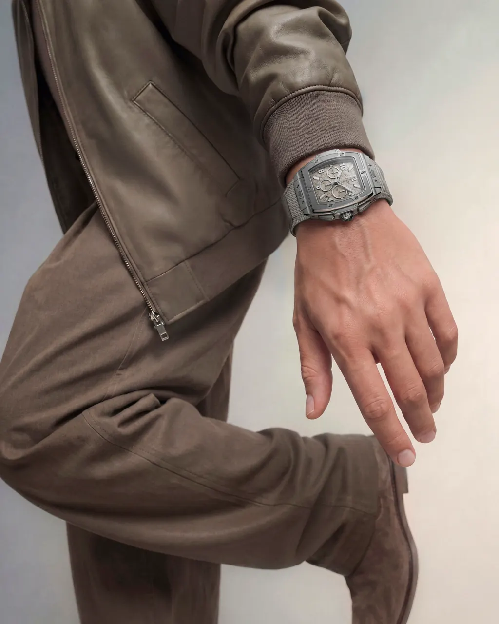 Hublot Spirit of Big Bang Essential Taupe 32mm and 42mm side-by-side comparison