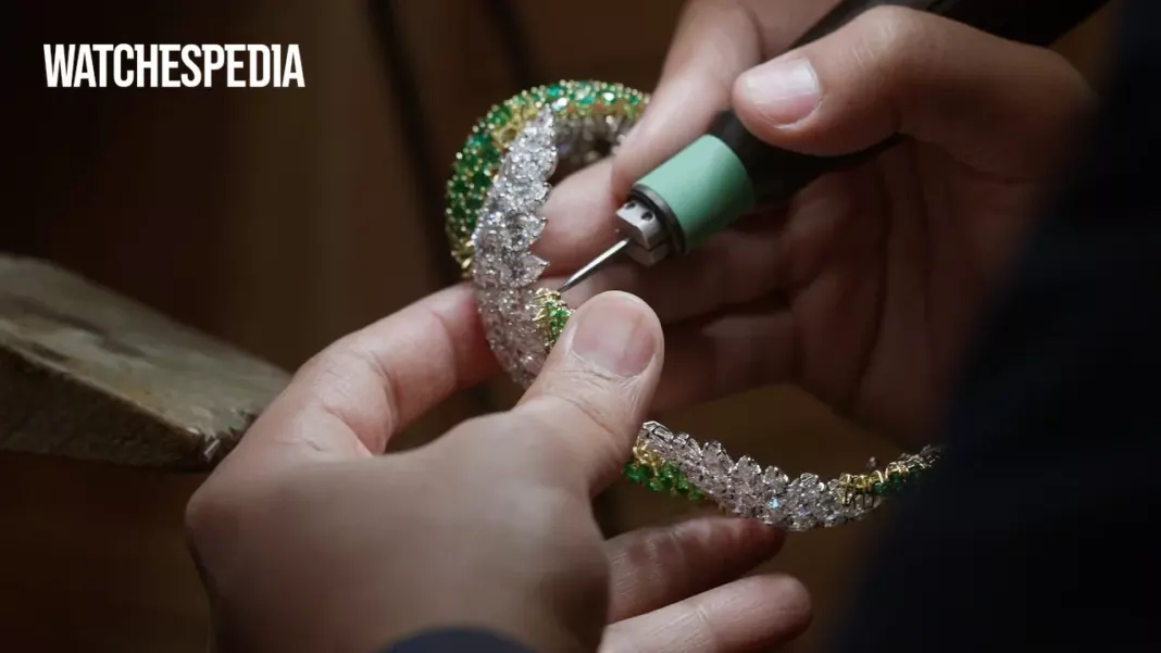 HARRY WINSTON - The Art of Setting - Talk to Me, Harry Winston Emerald and Diamond Twist Bracelet