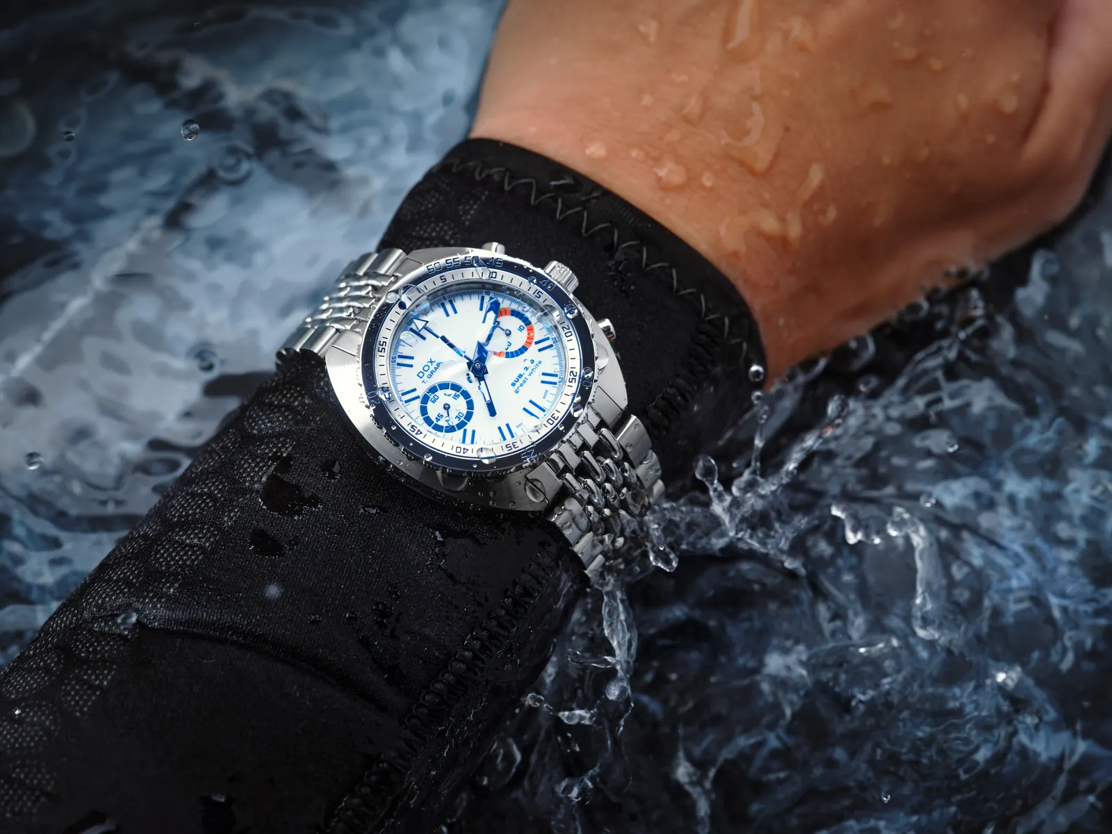 DOXA SUB T.Graph II Great White Topper Edition white dial with blue lacquer hands and unidirectional bezel