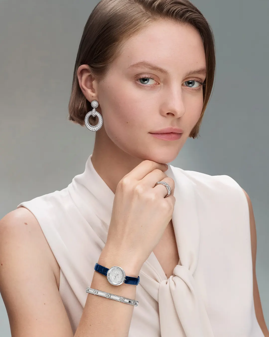 Van Cleef and Arpels Perlee Clovers Bracelet in 18K yellow gold with DEF diamonds and hand-applied mirror polish