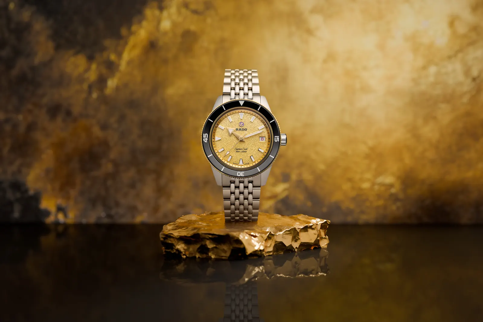 Rado Captain Cook Shimmering Intensity 39mm golden diamond powder dial on stainless steel bracelet