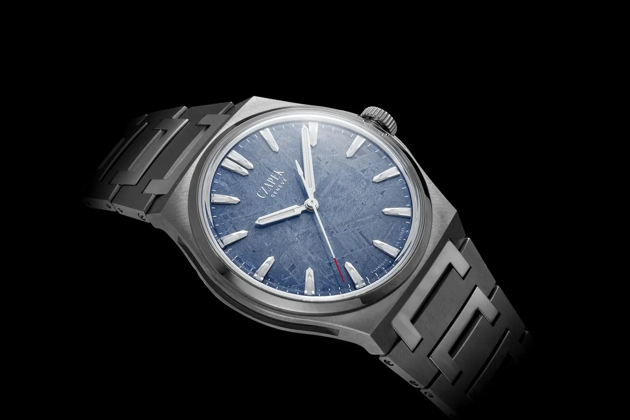 Czapek Antarctique S Frozen Meteor 38.5mm Widmanstätten pattern close-up