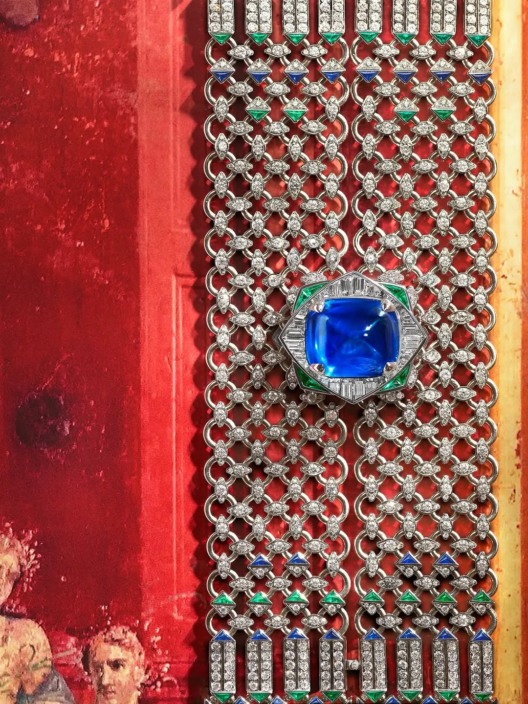 Bvlgari Seres Scarf necklace with 31.90-carat sugarloaf sapphire and detachable brooch from Eclettica collection
