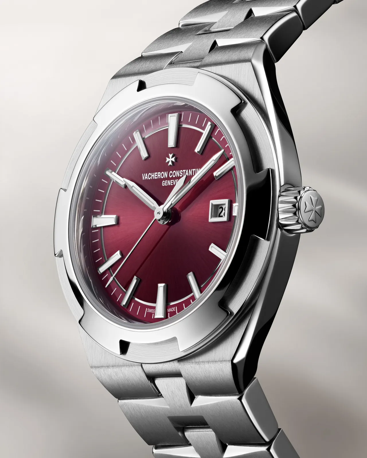 Vacheron Constantin Overseas 34.5 mm stainless steel deep red lacquered dial close-up