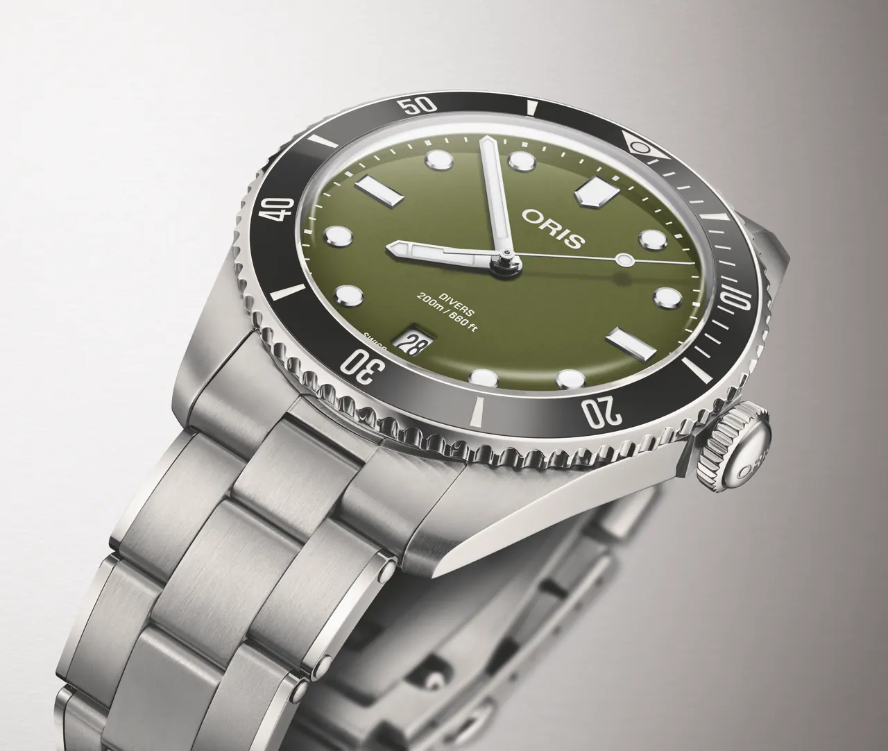 Oris Divers Date 39mm case with ceramic bezel insert detail